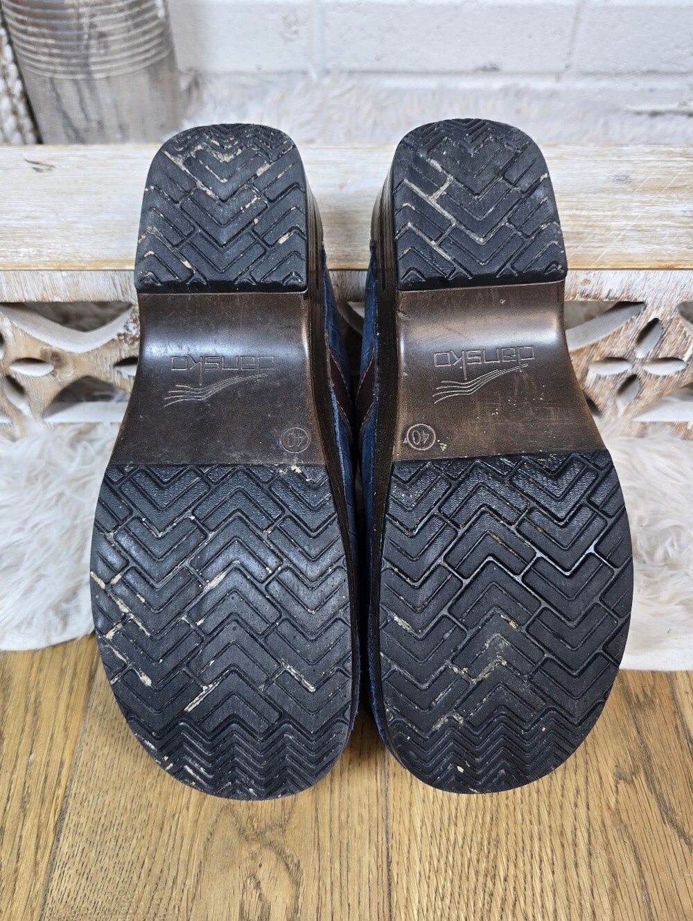 Dansko Navy Leather Croc Embossed Tassel Clog Size 9.5/10 US - Picture 9 of 11
